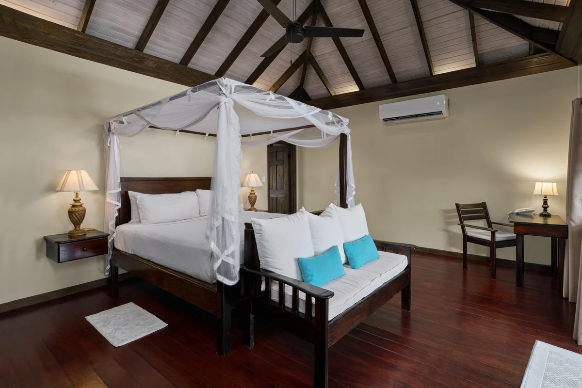 04 Keyonna Beach Pool Cottage interior