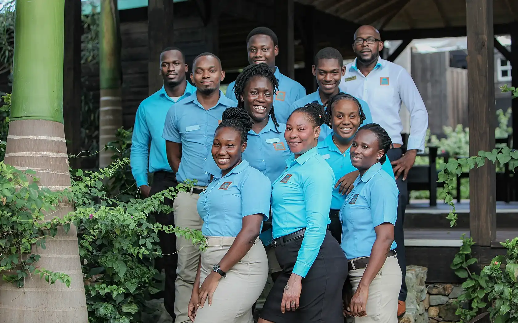 10 Keyonna Beach team members standing together for a group photo.