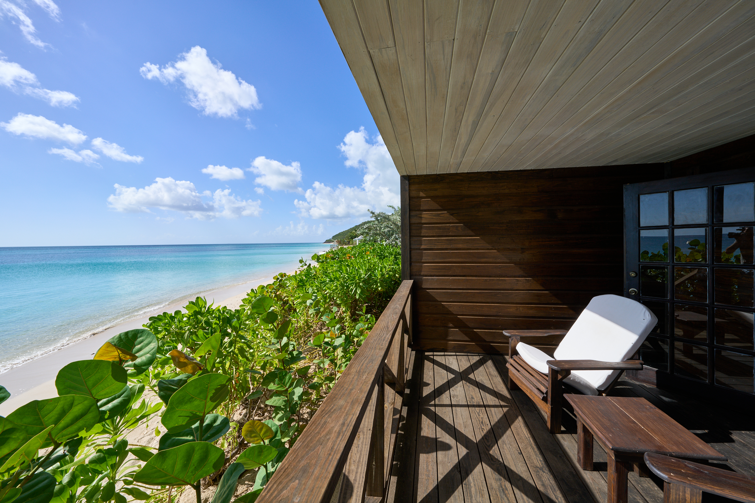 05-Keyonna-Beach-Sunset-Beachfront-Room-Veranda-LowRes